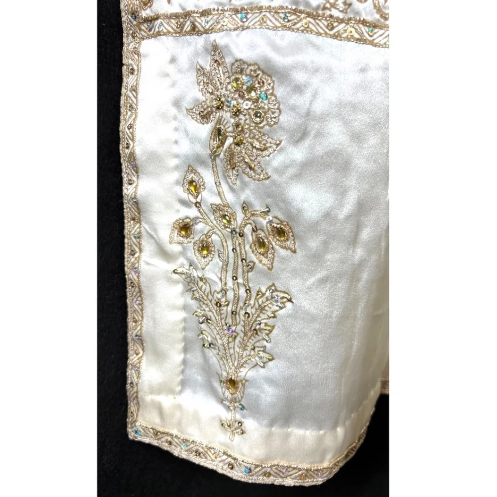 BRIDAL/Special Occasion LEHENGA CHOLI - Hand Embroidery CUSTOM DESIGNER - [NEW]! - Picture 7 of 7
